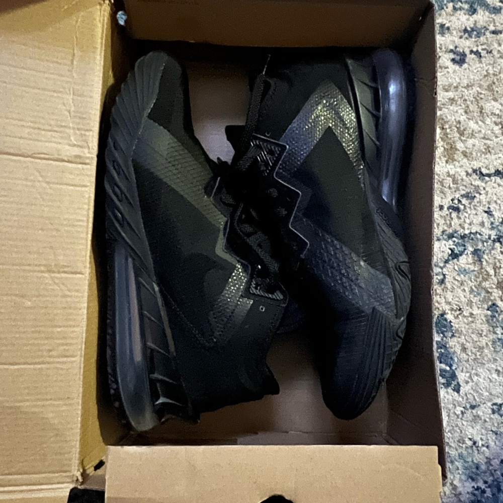 Lebron XVIII blk/blk 9.5 - Picture 2 of 6